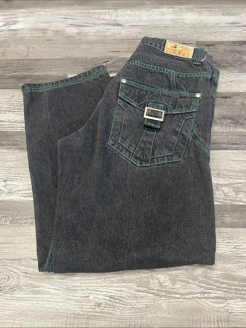 Relaxed Fit Men's Dark Denim Jeans with Green Contrast Stitching
